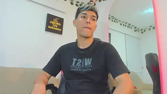 Snapshot of ryan_carter08 chatting on 11.05.25 ryan carter08 online show from 11.05.25