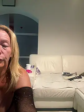 sissytrainz online show from 04.15.26