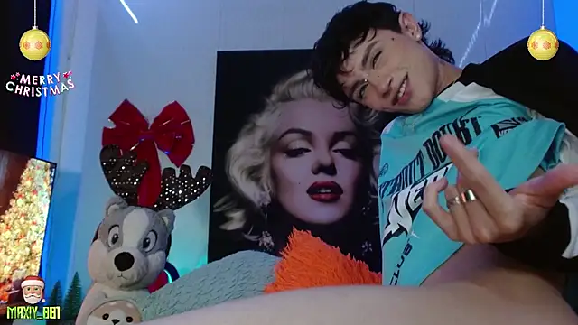 maxiy 001 online show from 12.14.24