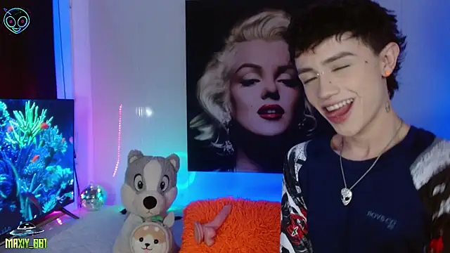 maxiy 001 online show from 02.23.25