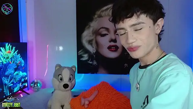 maxiy 001 online show from 03.07.25