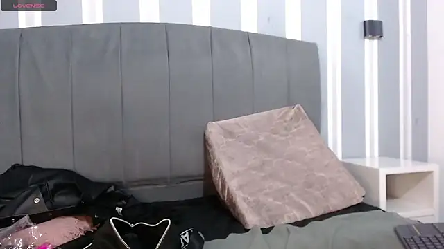 Snapshot of _isaabellaa chatting on 01.08.25 isaabellaa online show from 01.08.25