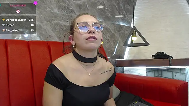 Snapshot of _isaabellaa chatting on 02.14.25 isaabellaa online show from 02.14.25