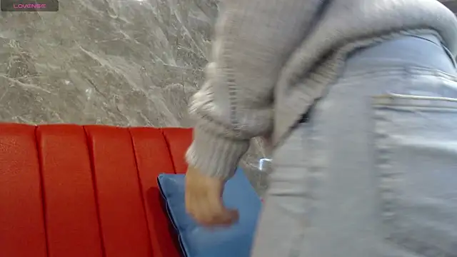 Snapshot of _isaabellaa chatting on 02.15.25 isaabellaa online show from 02.15.25