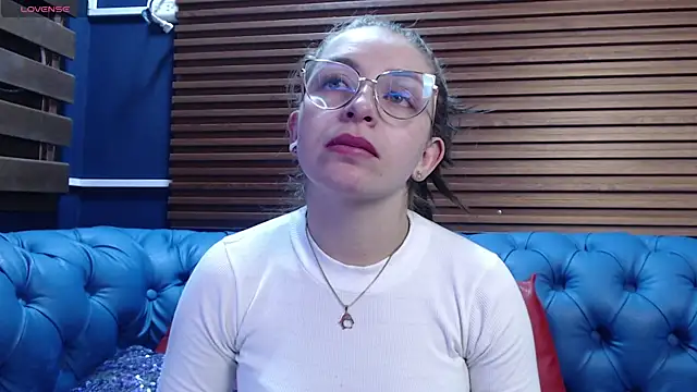 Snapshot of _isaabellaa chatting on 02.17.25 isaabellaa online show from 02.17.25