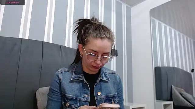 Snapshot of _isaabellaa chatting on 02.23.25 isaabellaa online show from 02.23.25