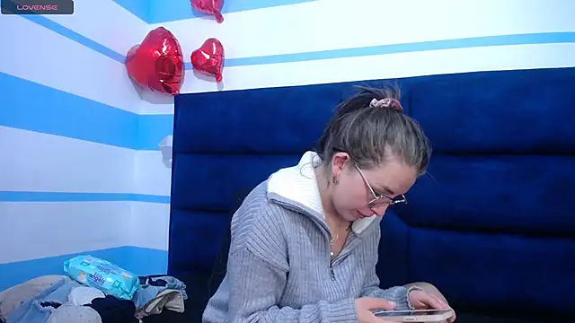 Snapshot of _isaabellaa chatting on 03.16.25 isaabellaa online show from 03.16.25