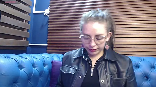 Snapshot of _isaabellaa chatting on 03.20.25 isaabellaa online show from 03.20.25