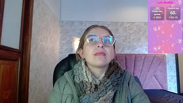 Snapshot of _isaabellaa chatting on 10.17.25 isaabellaa online show from 10.17.25