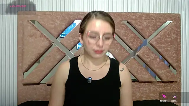 Snapshot of _isaabellaa chatting on 06.22.26 isaabellaa online show from 06.22.26