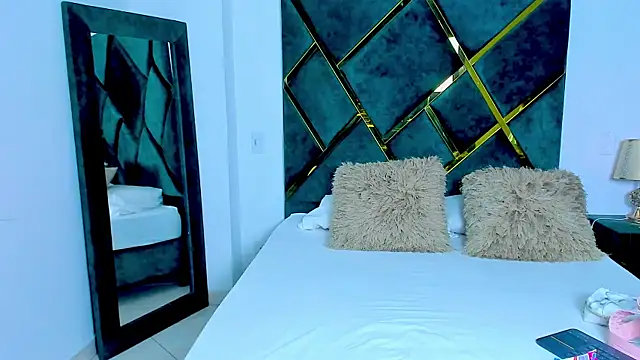 Criss Ariana online show from 01.14.25