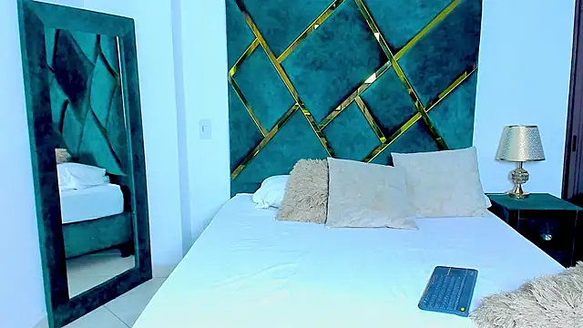 Criss Ariana online show from 01.15.25