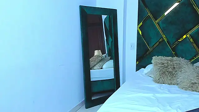 Criss Ariana online show from 02.05.25