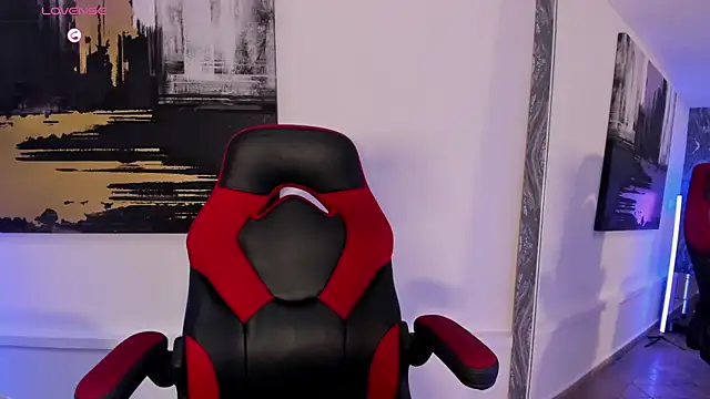 AriRobert  online show from 10.28.25