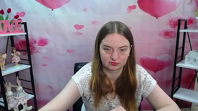 Snapshot of FreyaDak chatting on 04.29.26 FreyaDak online show from 04.29.26