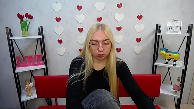 BeatriceFly online show from 12.07.24