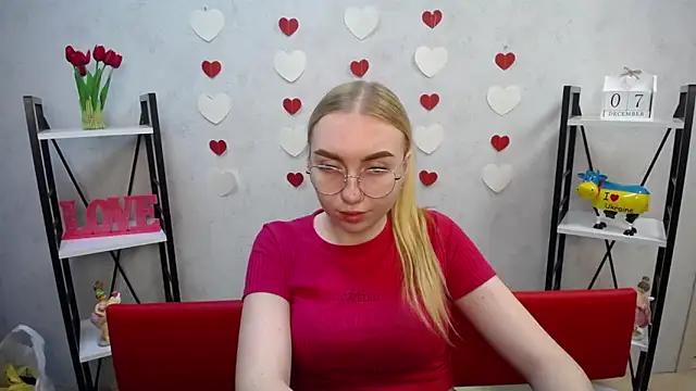 BeatriceFly online show from 12.07.24