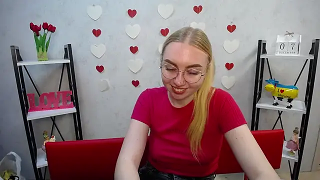 BeatriceFly online show from 12.07.24