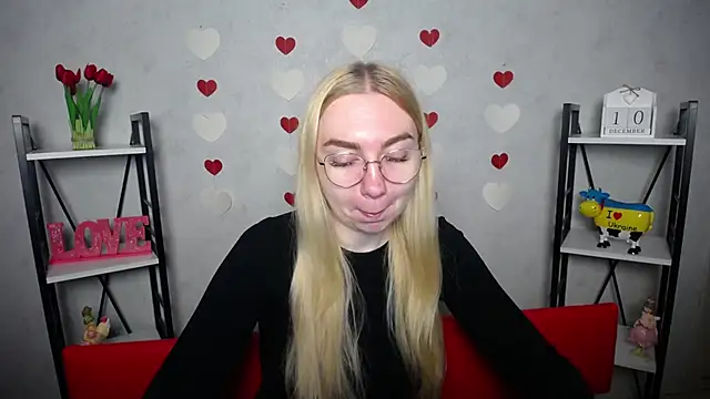 BeatriceFly online show from 12.11.24