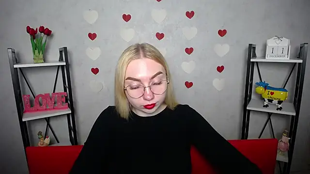 BeatriceFly online show from 12.11.24