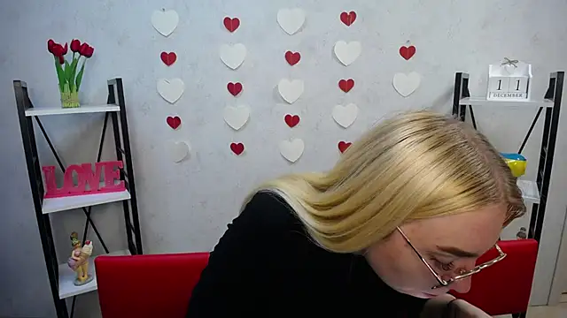 BeatriceFly online show from 12.11.24