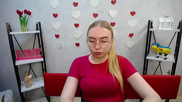 BeatriceFly online show from 12.12.24
