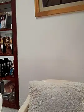 skayhot  online show from 10.20.25