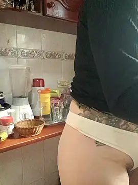 skayhot  online show from 10.30.25