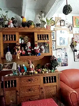 skayhot  online show from 12.17.25