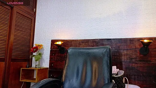 Snapshot of Celeste_sanz chatting on 10.08.25 Celeste sanz online show from 10.08.25