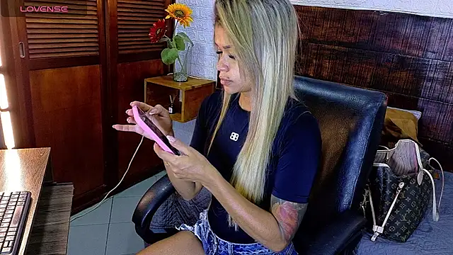 Celeste sanz online show from 11.29.25