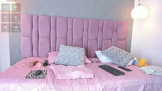Snapshot of AnSavina chatting on 01.12.25 AnSavina online show from 01.12.25