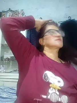 Edged Hot69 online show from 10.21.25