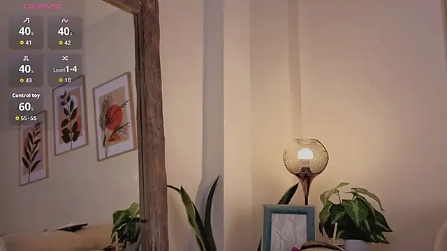 Snapshot of DahianaWalcott chatting on 10.15.25 DahianaWalcott online show from 10.15.25