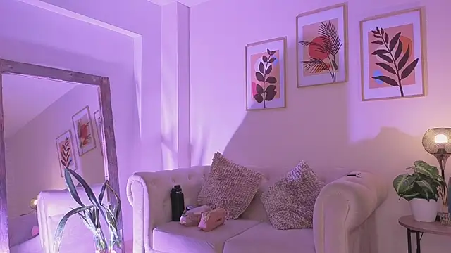 DahianaWalcott online show from 04.21.26