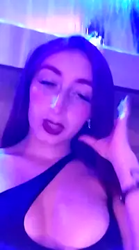 Snapshot of valeriikiss chatting on 03.18.25 valeriikiss online show from 03.18.25