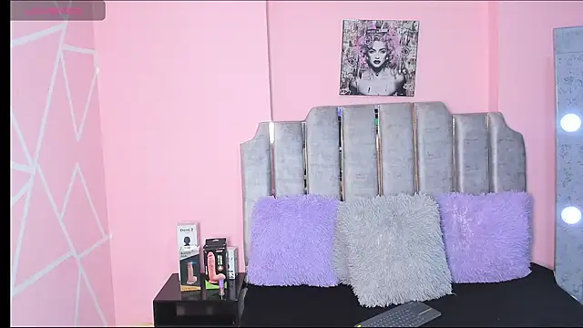 karol noa online show from 02.18.25