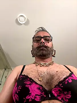 Snapshot of Desibabe69 chatting on 12.17.25 Desibabe69 online show from 12.17.25