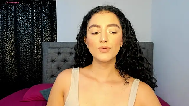 Snapshot of Adhara-zanne chatting on 04.28.26 Adhara-zanne online show from 04.28.26