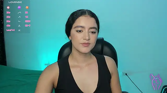 Snapshot of Adhara-zanne chatting on 06.13.26 Adhara-zanne online show from 06.13.26