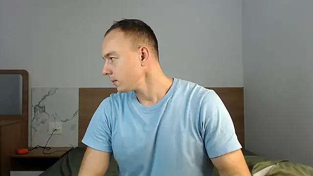 Snapshot of heilgarbest chatting on 10.17.25 heilgarbest online show from 10.17.25