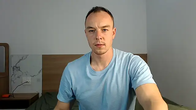 Snapshot of heilgarbest chatting on 10.25.25 heilgarbest online show from 10.25.25