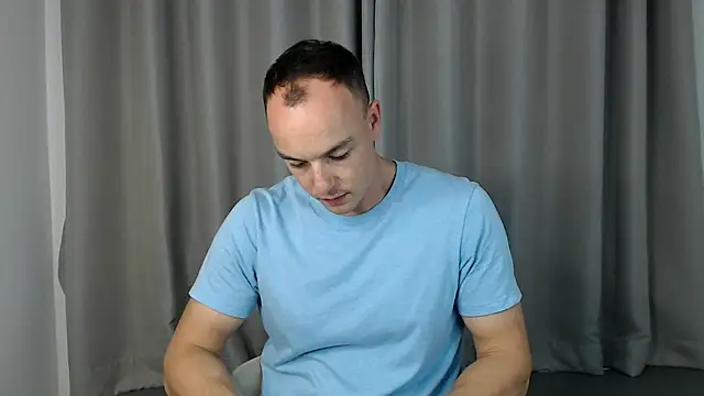 Snapshot of heilgarbest chatting on 11.15.25 heilgarbest online show from 11.15.25