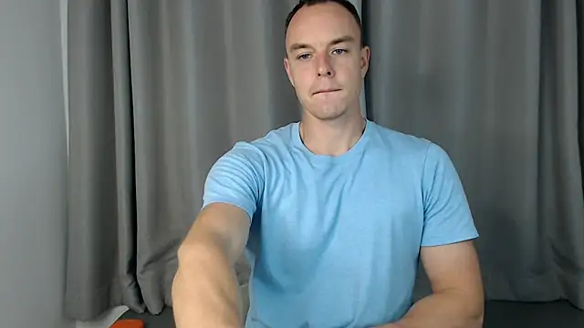 Snapshot of heilgarbest chatting on 11.18.25 heilgarbest online show from 11.18.25