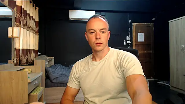 Snapshot of heilgarbest chatting on 03.23.26 heilgarbest online show from 03.23.26