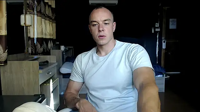 Snapshot of heilgarbest chatting on 03.25.26 heilgarbest online show from 03.25.26