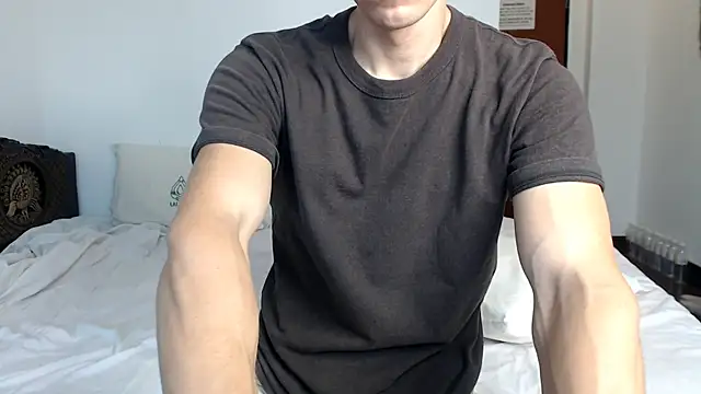 Snapshot of heilgarbest chatting on 07.19.26 heilgarbest online show from 07.19.26