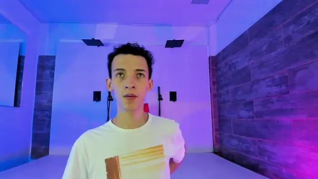 Maisondavis  online show from 12.04.24