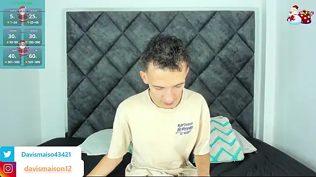 Maisondavis  online show from 12.20.24