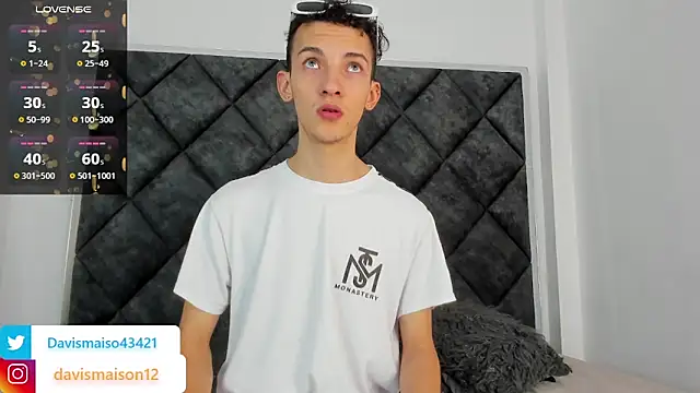 Maisondavis  online show from 01.21.25